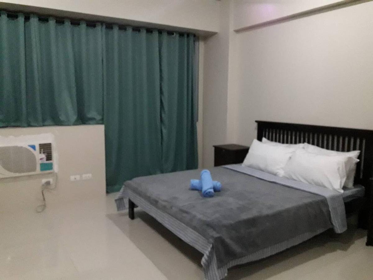 One Palm Tree Villas 마닐라 외부 사진